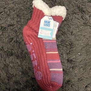 NWT: Muk Luk Fuzzy Socks